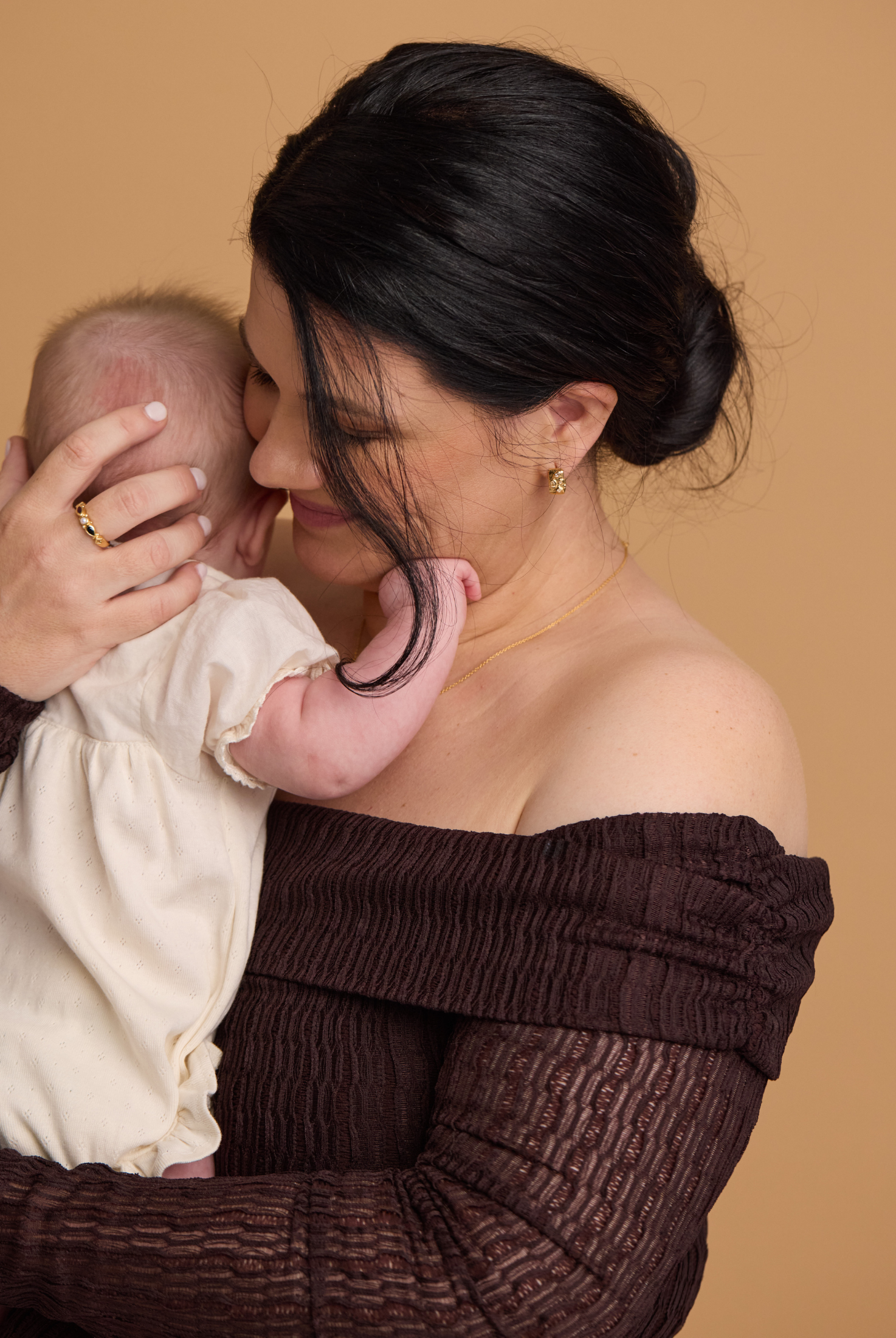 Motherhood diaries - Tanya Hennessy