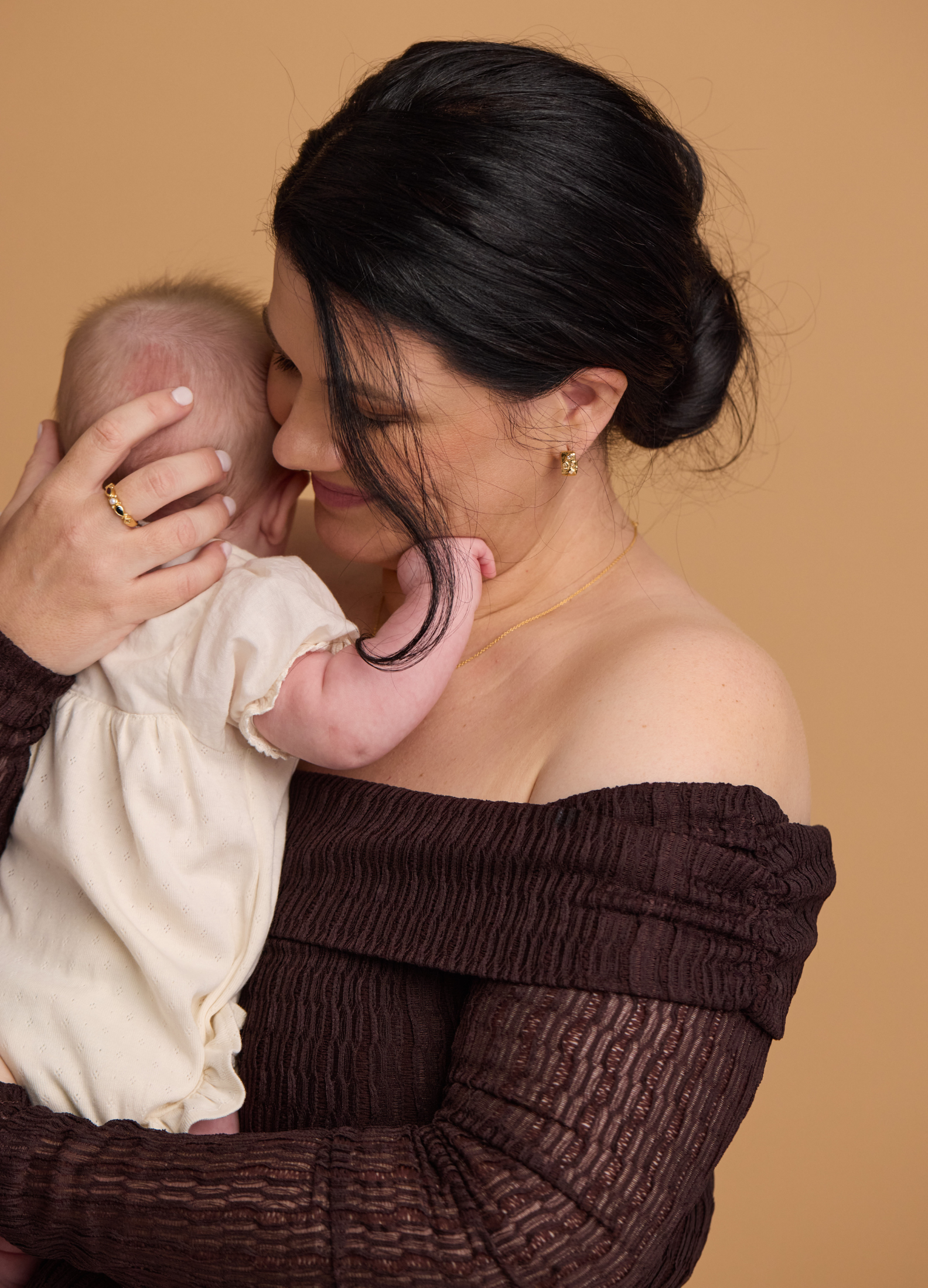 Motherhood diaries - Tanya Hennessy