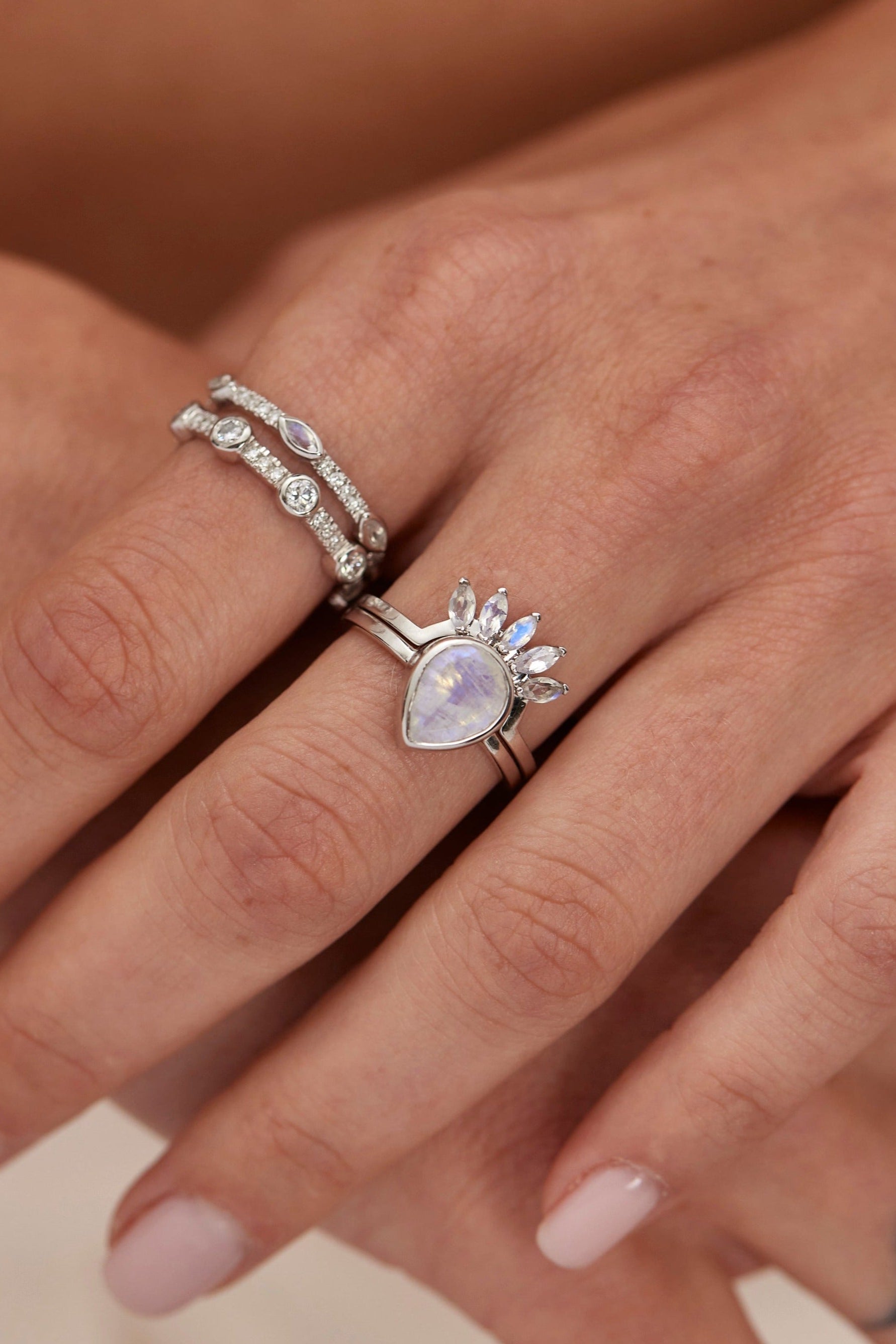 Infinity Moonstone White Gold Wedder