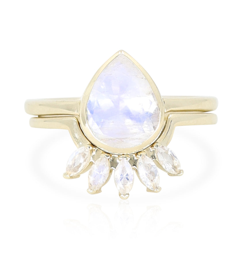 9K Yellow Gold Moonstone Tear Drop Ring