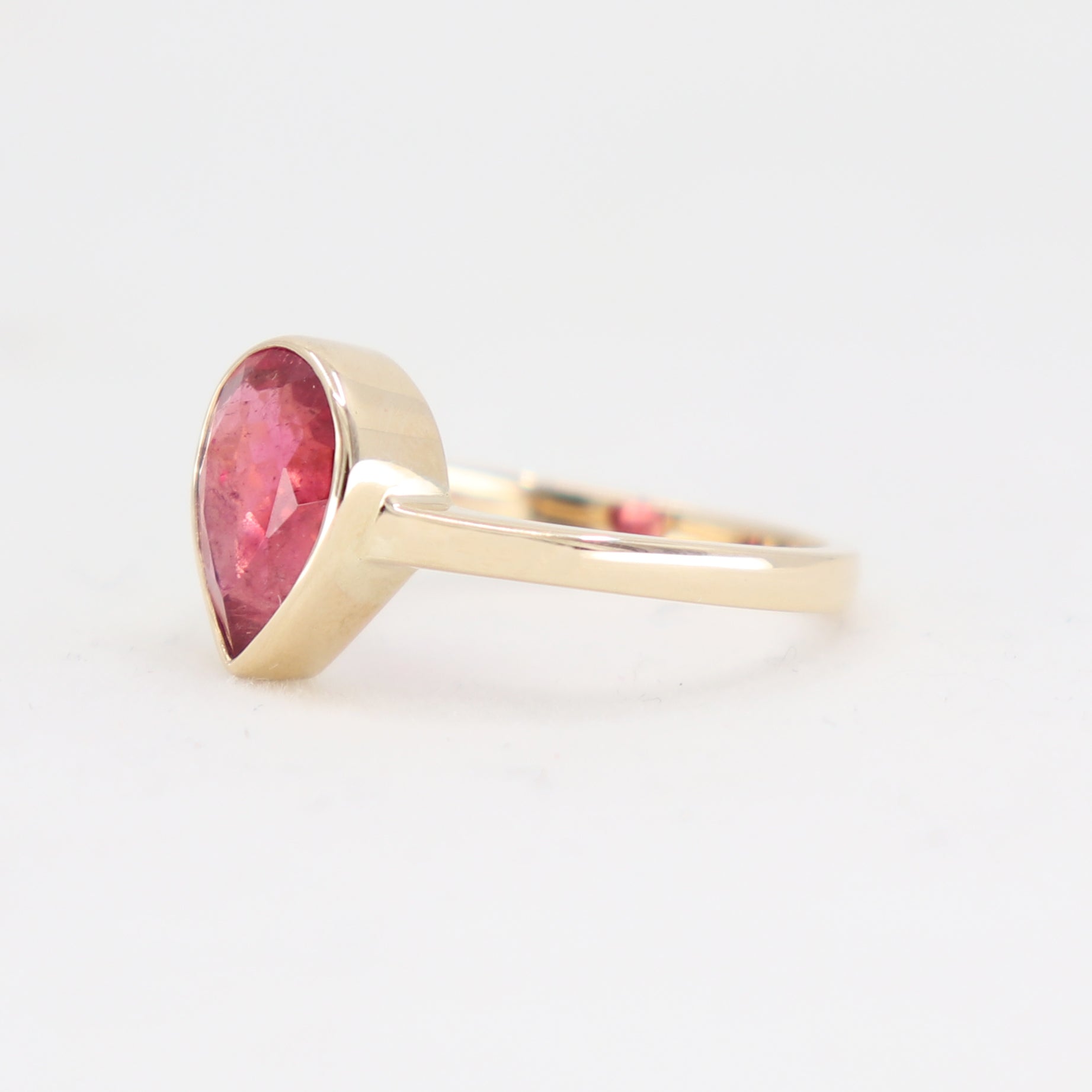 Light Raspberry Tourmaline 9k Yellow Gold