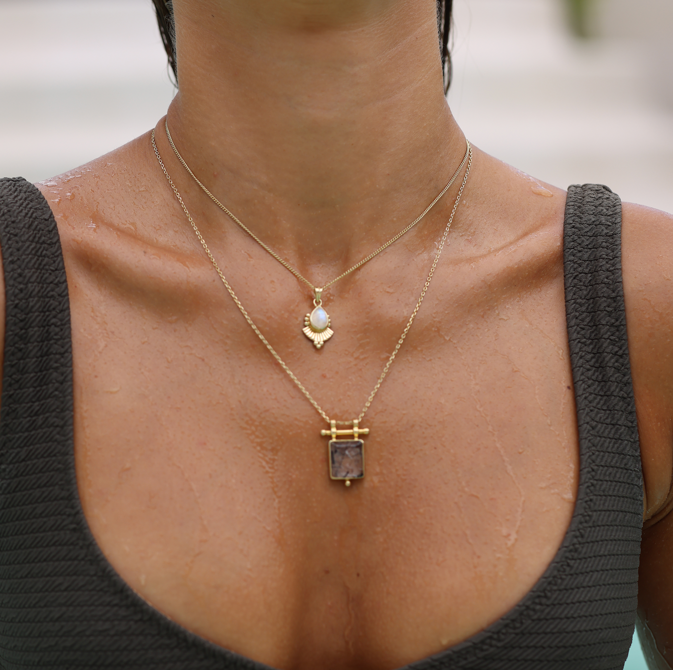 Gold cleopatra 2025 pendant necklace