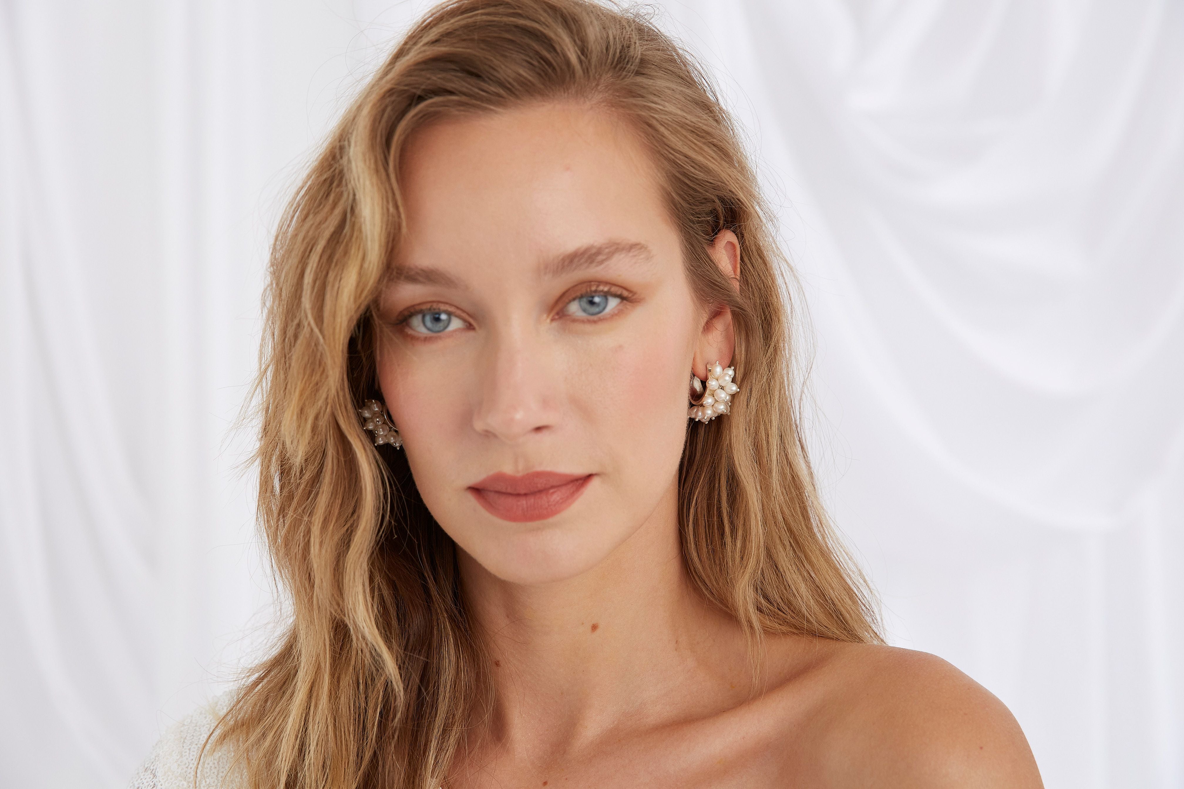 Annabel Gold Pearl Earrings